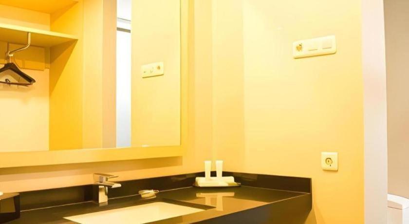 Horison Hotel Sukabumi Exterior foto